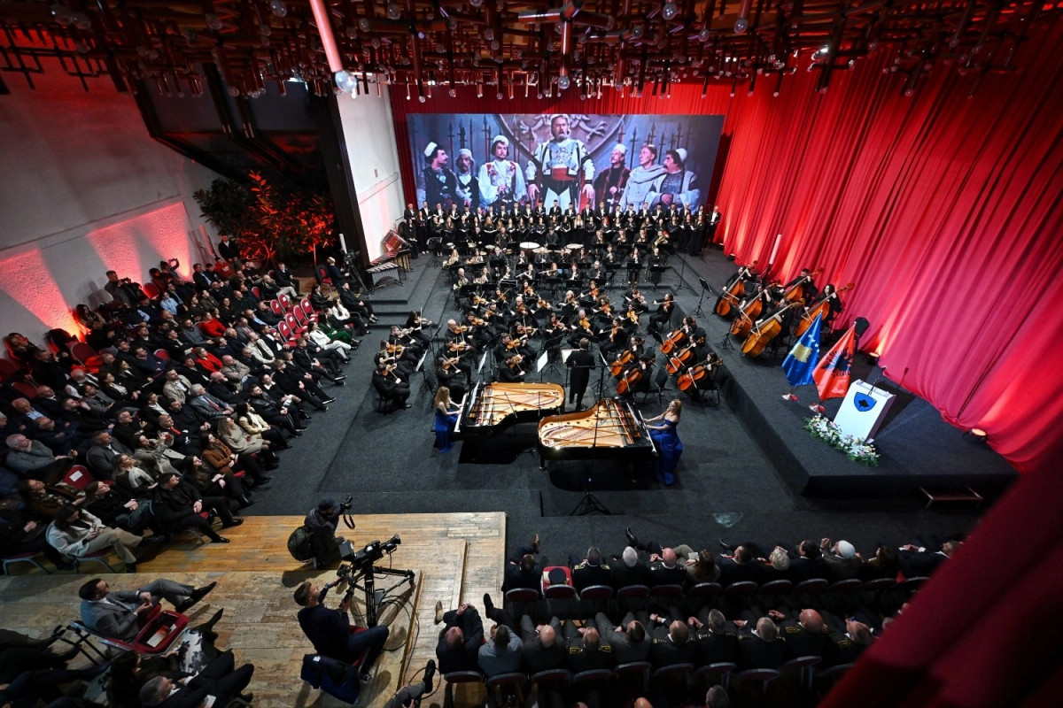 Epopeja e UÇK së  një harmoni tradite që frymon liri