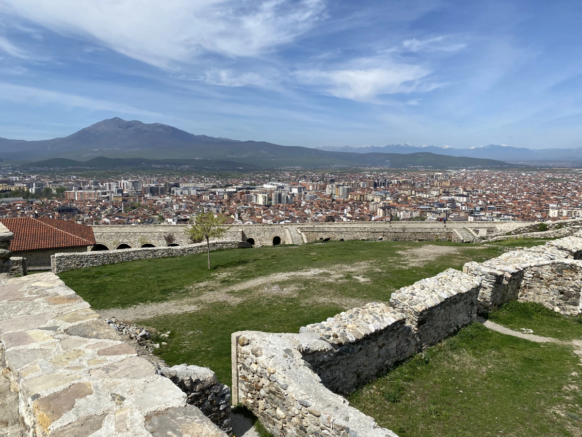 kalaja-e-prizrenit-mbetet-pa-cicerone-ministria-anulon-konkursin-e-dyte