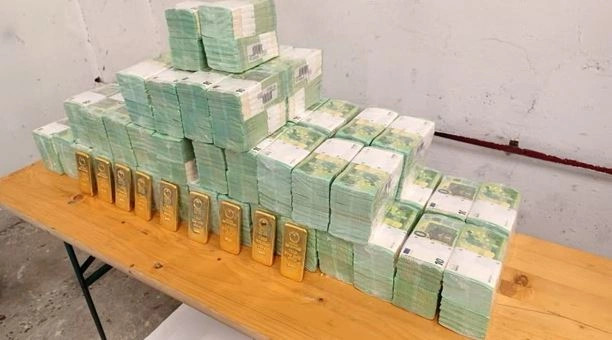 Hungaria i sekuestron Ukrainës ari në vlerë 82 milionë dollarë  Zelensky e akuzon për  banditizëm 