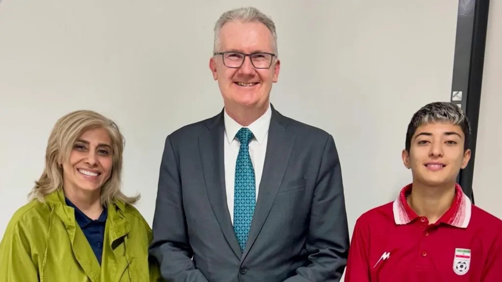 Një prej anëtareve të ekipit të Iranit ndryshon mendje për azilin në Australi