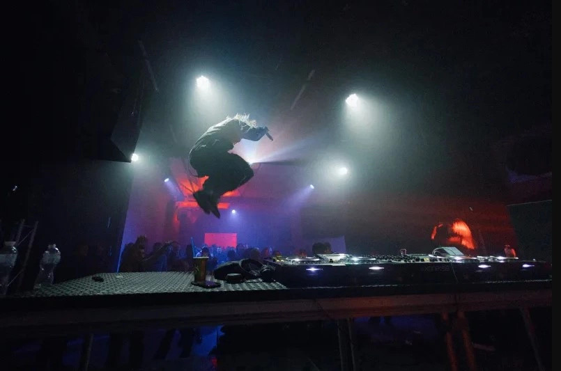 Pas katër vjetësh luftë  vallëzimi është bërë formë rezistence për ukrainasit