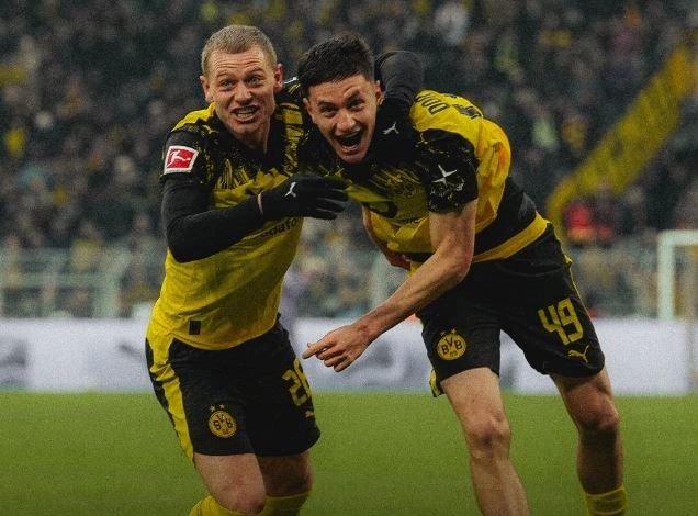 Dortmundi fiton pastër ndaj Augsburgut të Rexhbeçajt