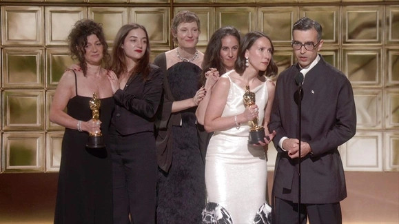 oscar-prek-edhe-kosoven-filmi-me-luana-bajramin-fiton-cmimin-prestigjioz-sonte-ne-express