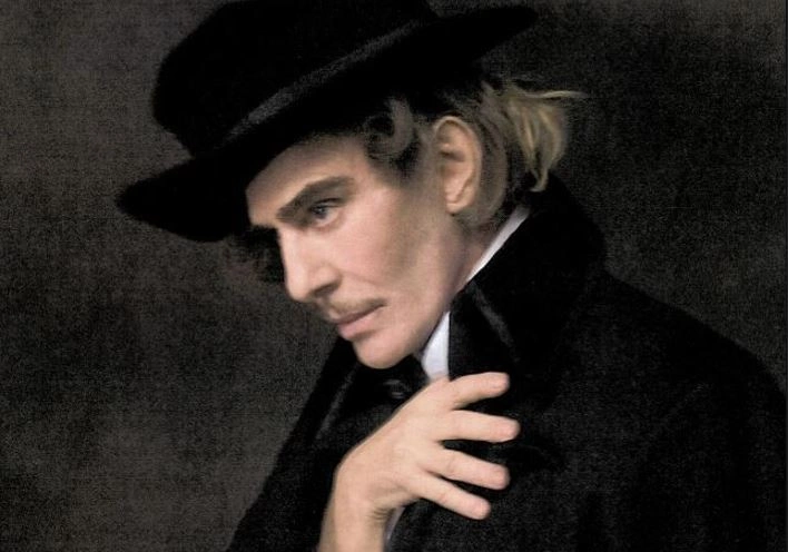 Disenjatori John Galliano fotografuar nga Szilveszter Makó për Vogue