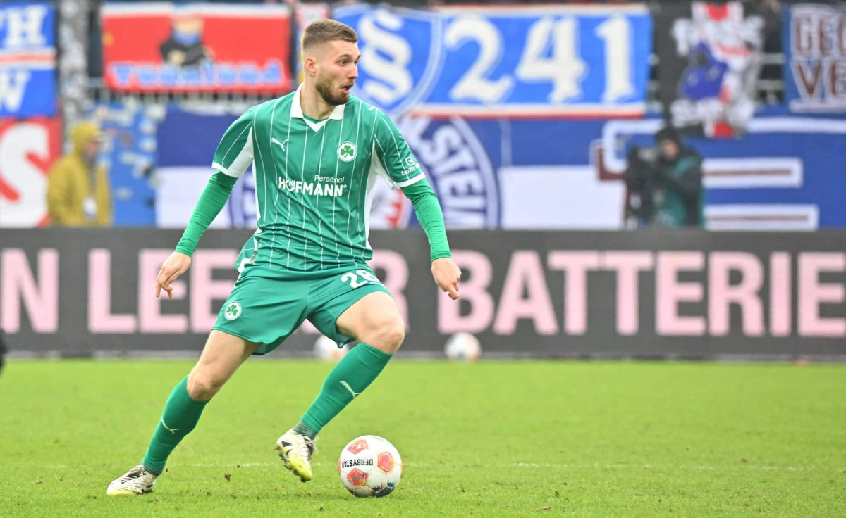 Arifi merr ftesë nga Finlanda