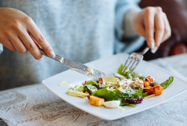 nje-ndryshim-i-thjeshte-qe-mund-t-ju-ndihmoje-te-humbni-peshe