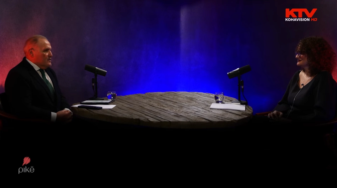 PIKË me Veton Surroin: Bashkëbisedim me Lura Pollozhanin