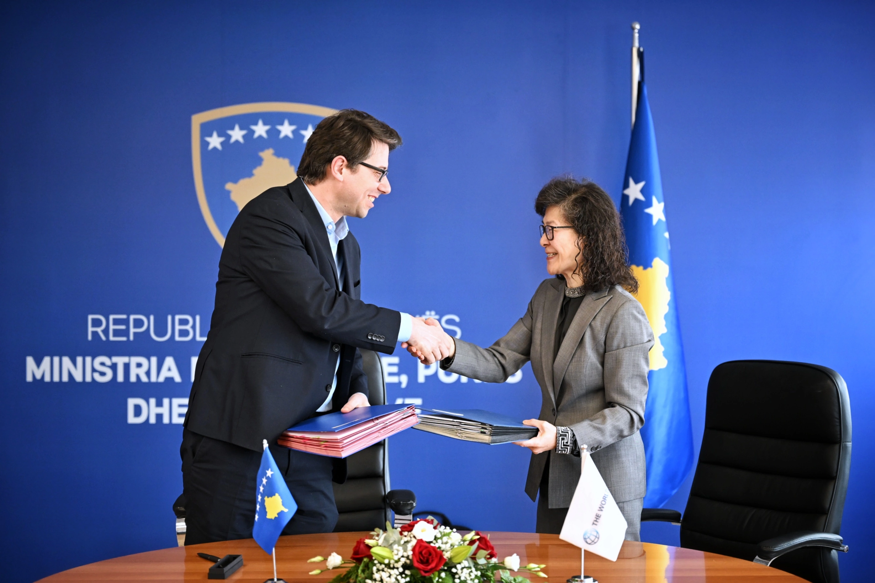 Hekuran Murati dhe Xiaoqing Yu