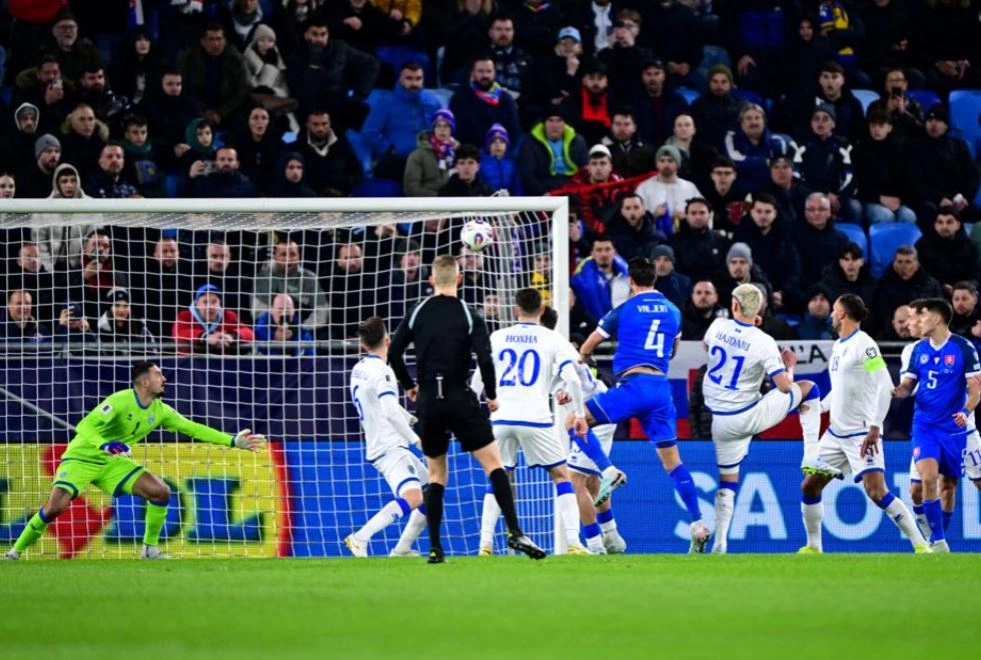 LIVE: Shokohet Kosova, pëson gol