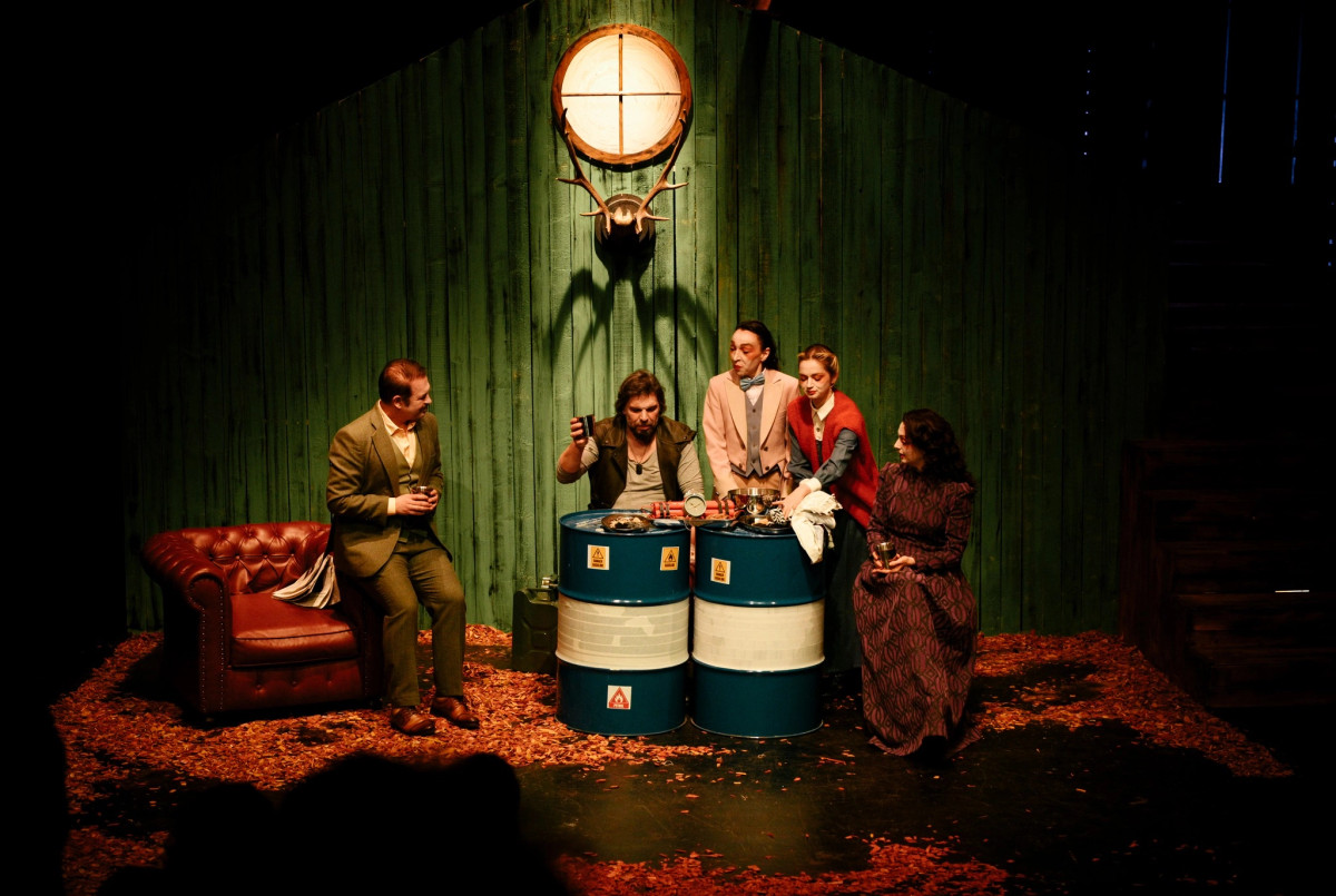  Bidermani dhe zjarrvënësit  në shpërfilljen e së keqes