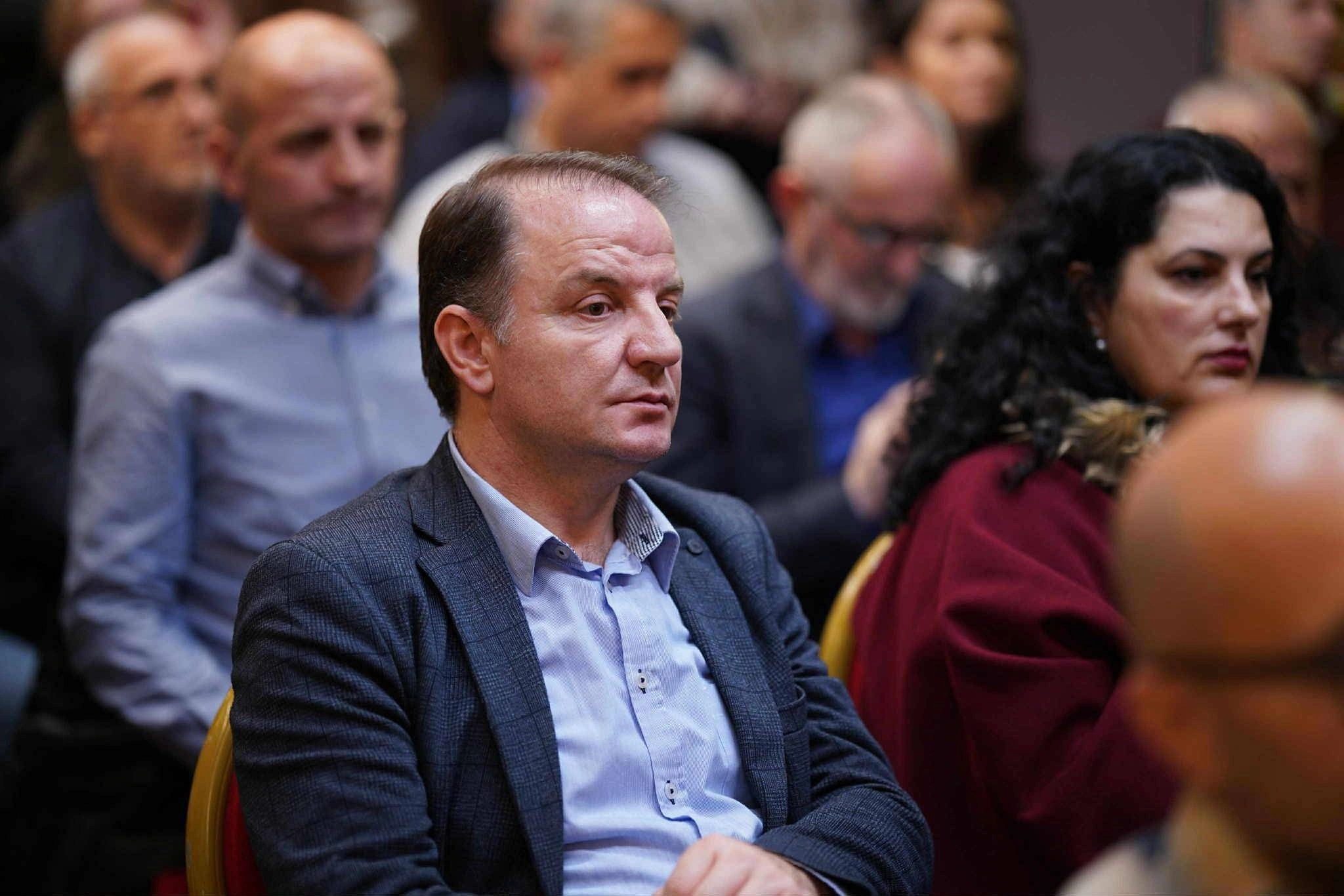 Gëzim Aliu: “Meqë çmimi është mbarëkombëtar, ashtu siç është themeluar, e vlerësoj, e çmoj, si vle