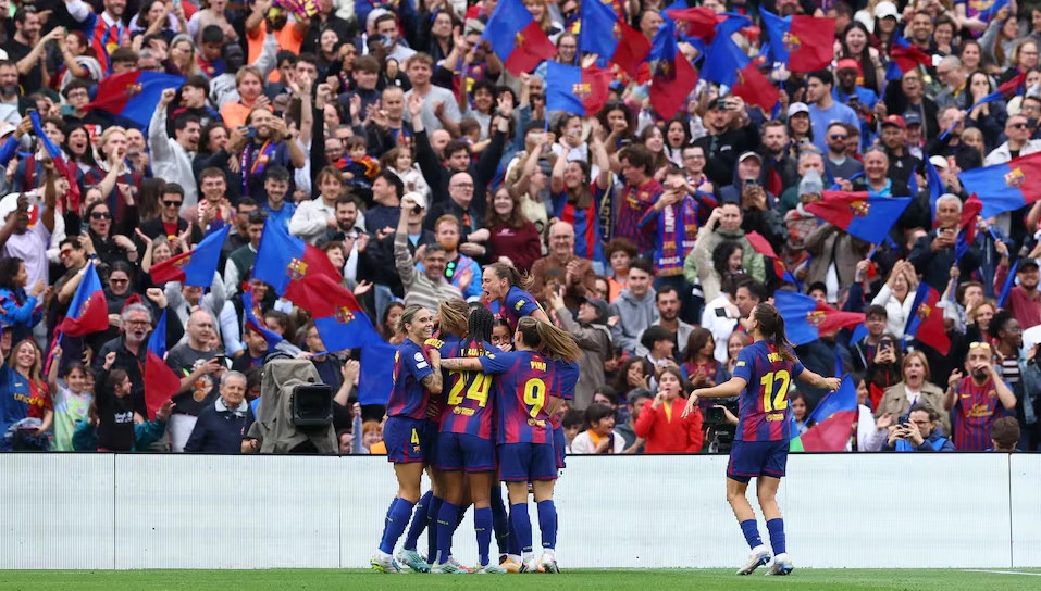 Barcelona në finale të Championsit