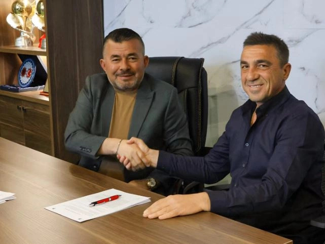 u-shkarkua-nga-ferizaj-dede-merr-drejtimin-e-kampiones-se-shqiperise