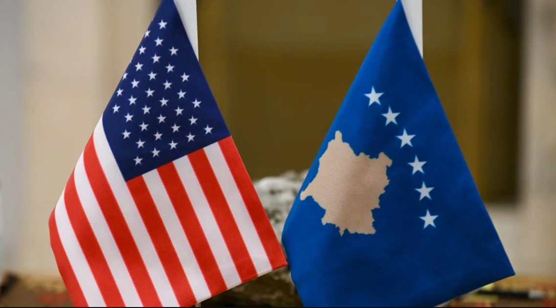 Flamujt Kosovë-SHBA