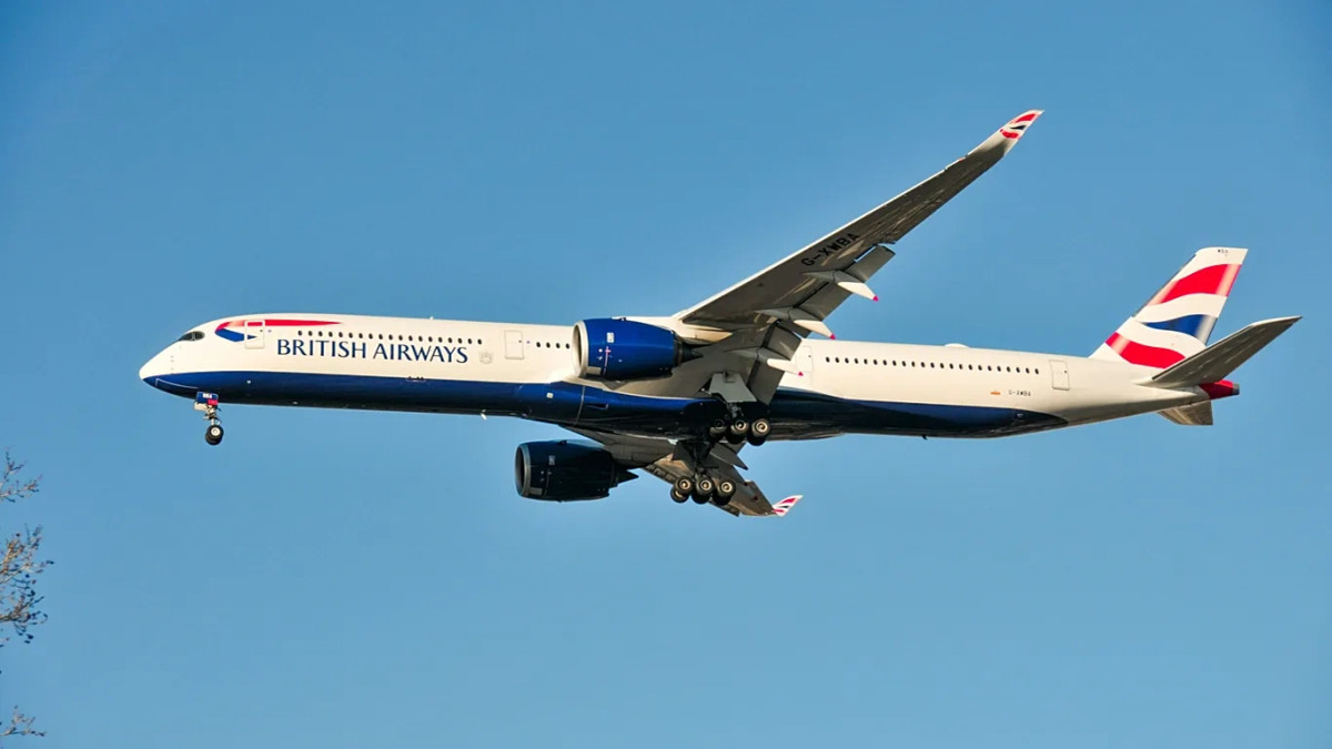 Kompania ajrore britanike hap vende pune për pilotë që drejtojnë avionët vetëm në tokë