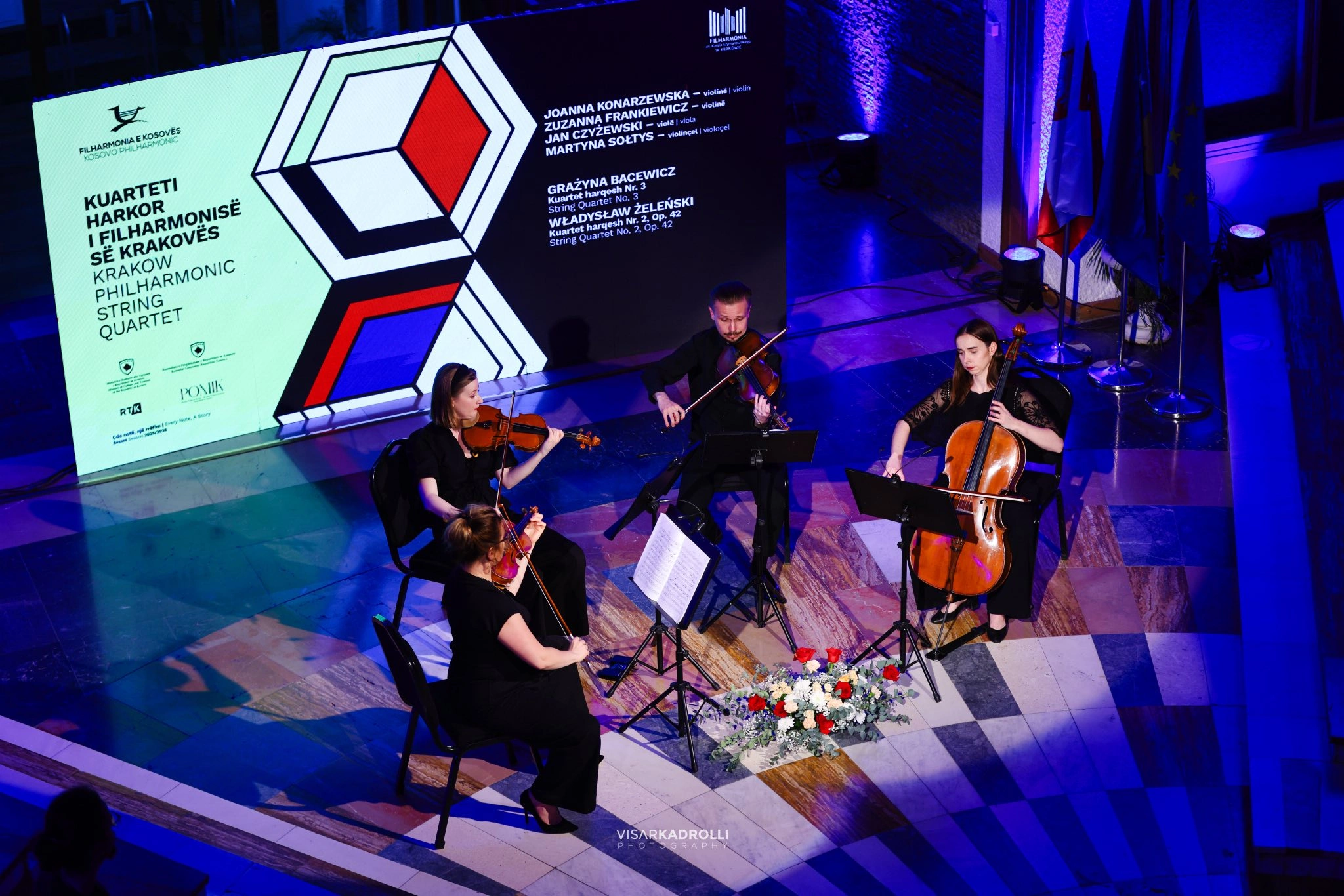 Katër muzikantë të shquar polakë –  Joanna Konarzewska dhe Zuzanna Frankiewicz në violinë, Martyna Sołtys në violonçel dhe Jan Czyżeëski në violë –  kanë sjellë dy vepra që shënojnë një kapitull unik të muzikës klasike të Polonisë