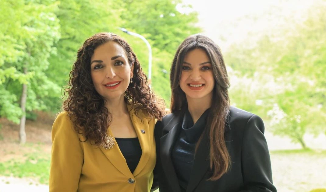 Vjosa Osmani & Jeta Statovci