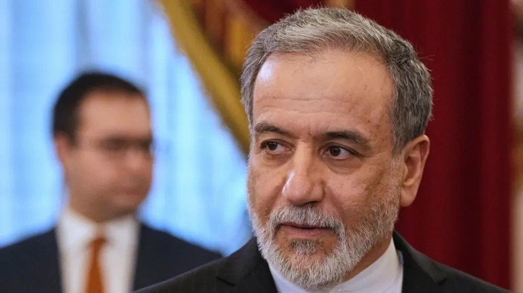 cia-rrezon-luften-e-trumpit-irani-mund-t-i-rezistoje-me-muaj-te-tere-bllokades-ne-hormuz