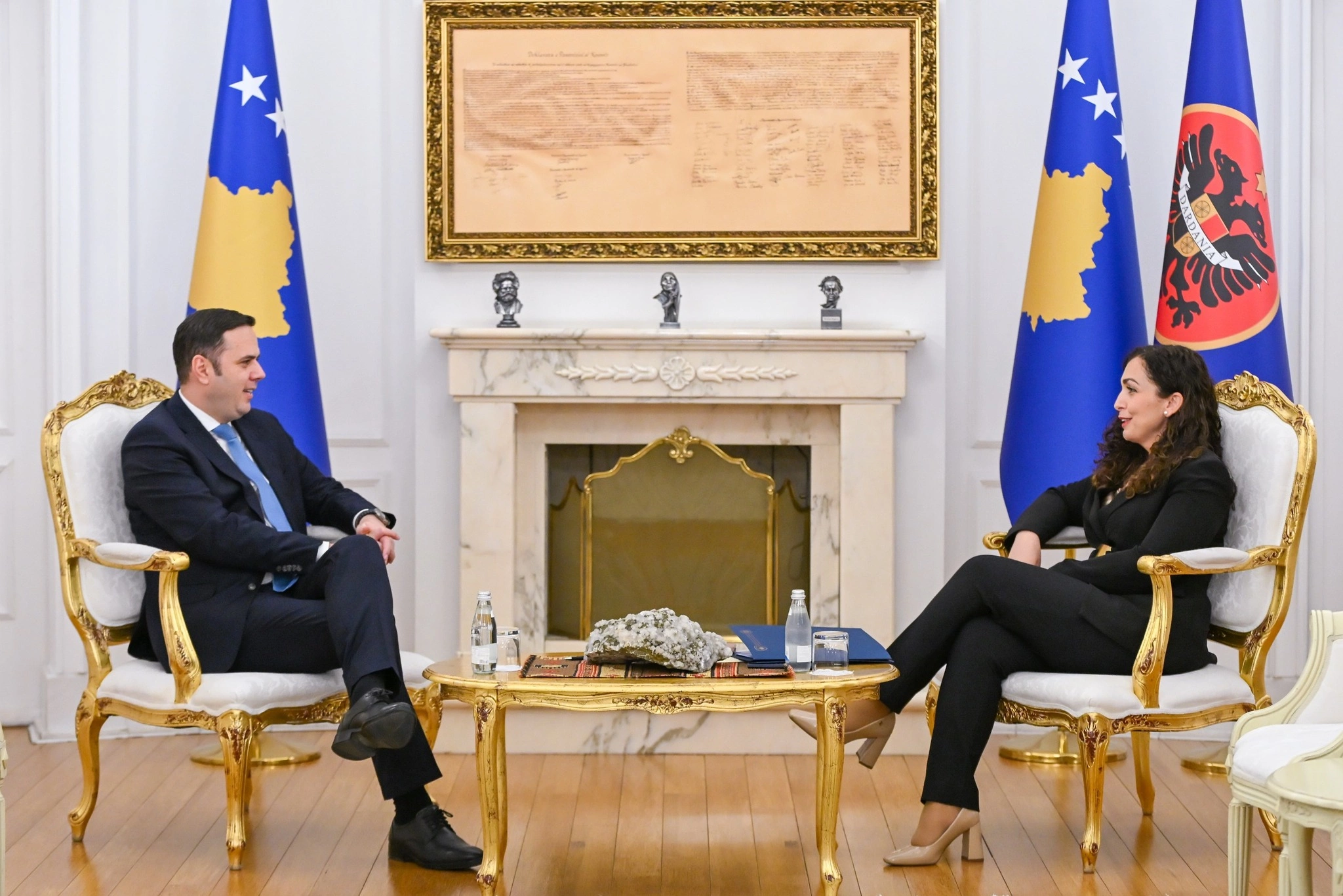 Lumir Abdixhiku , Vjosa Osmani