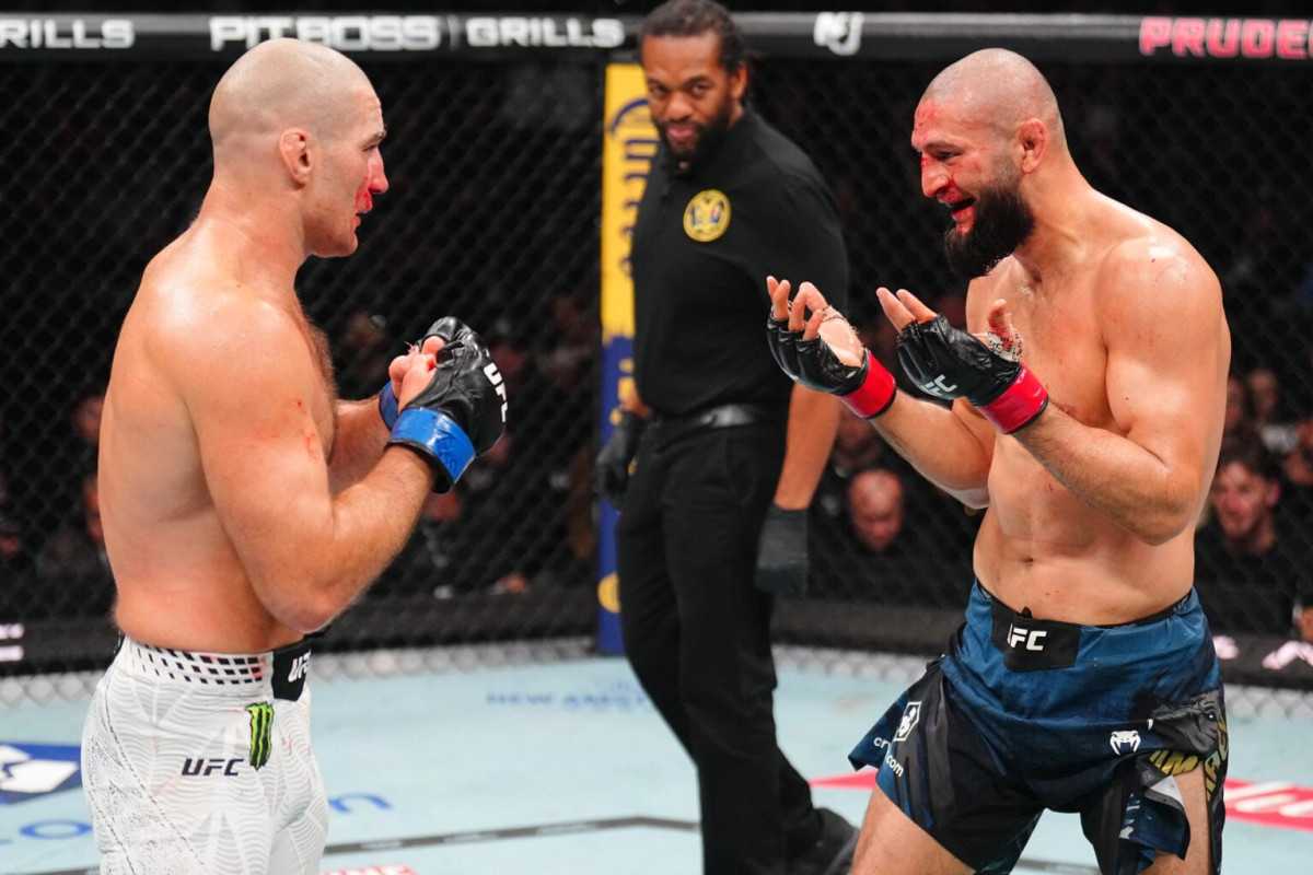 UFC  Strickland ia shkakton humbjen e parë Chimaevit
