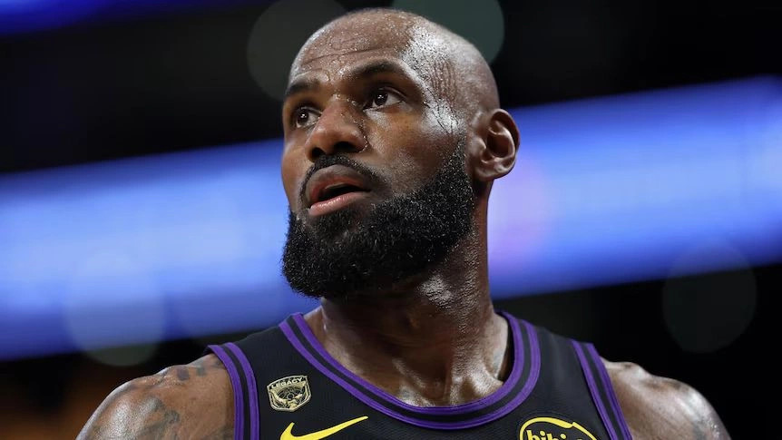 James i pavendosur për të ardhmen pas eliminimit të Lakers