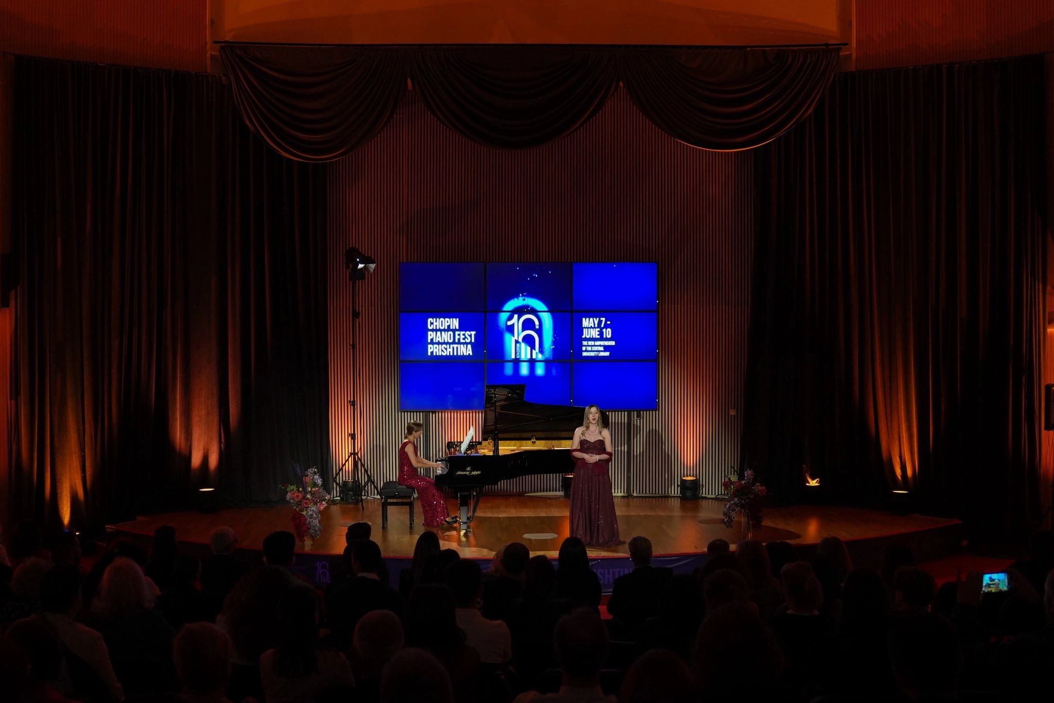 Me koncertin e dytë të edicionit të 16-të, “Chopin Piano Festi” ka zbërthyer një pjesë të veçantë të epokës krijuese të Frédéric Chopin, atë të rinisë së kompozitorit kur synonte karrierë ndërkombëtare dhe udhëtonte për të treguar zotësinë e tij