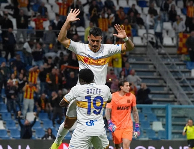Lecce fiton me gol të minutës së 96 të  mbijetesën e kërkon në xhiron e fundit