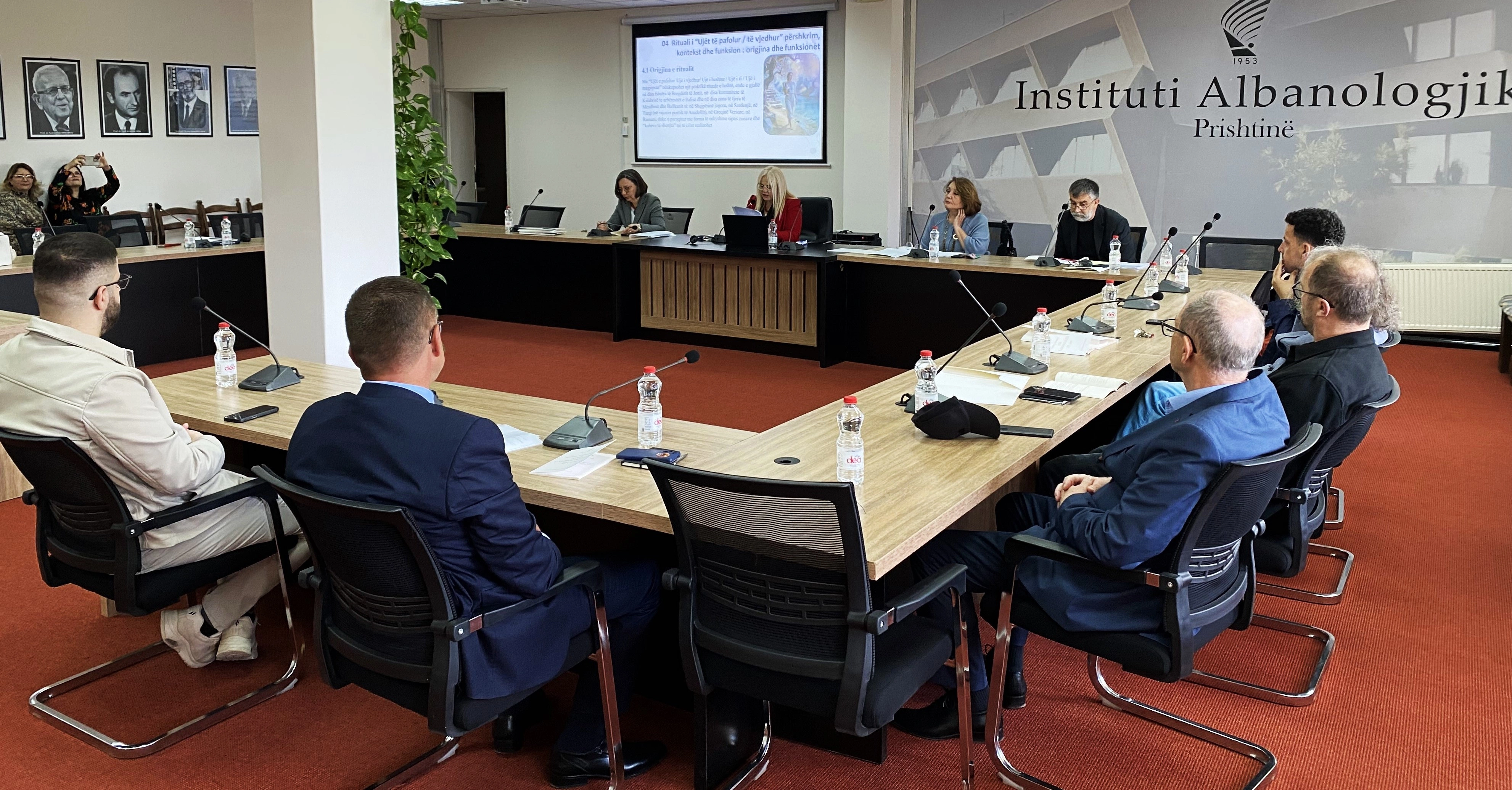 Sesioni i folklorit, të enjten në ditën e katërt të “Javës së Albanologjisë” në Institutin Albanologjik të Prishtinës