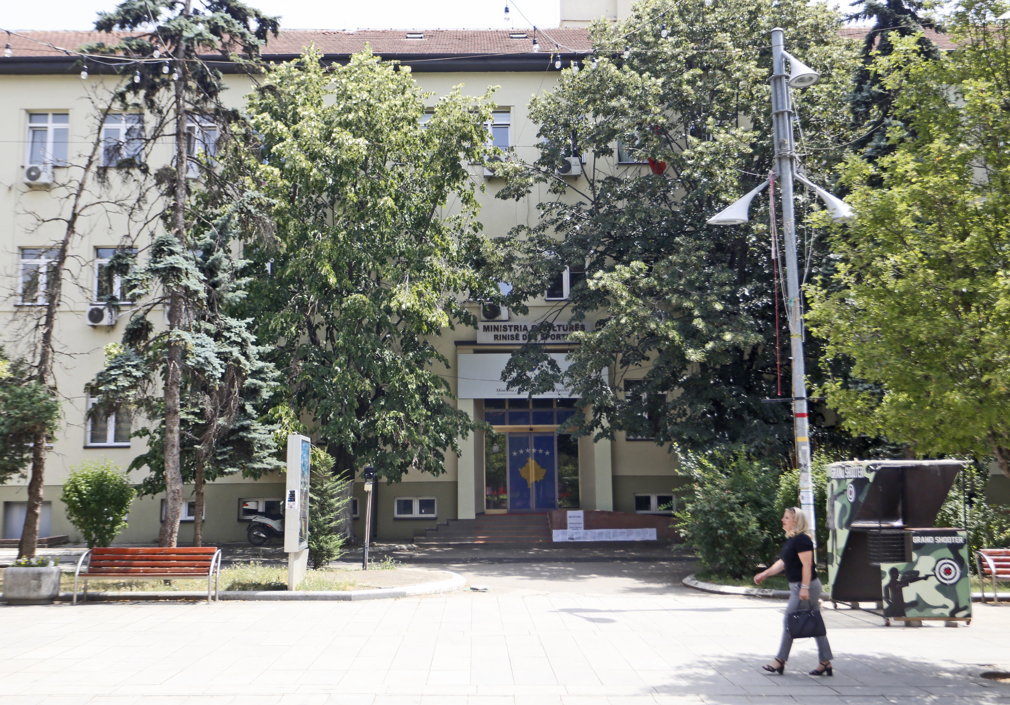 Sivjet, për “përkrahjen e kulturës”, në kategorinë e subvencioneve, sipas Ligjit mbi ndarjet buxhetore, Ministria ka 4.4 milionë euro, krahasuar me 4.3 milionë vitin e kaluar