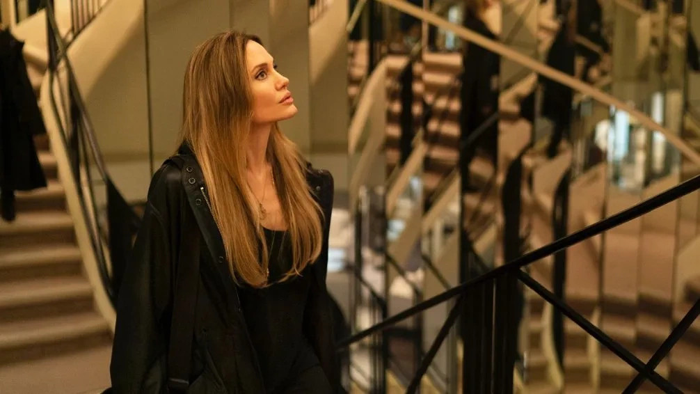 Angelina Jolie e luan rolin më emocionues të karrierës në  Couture 