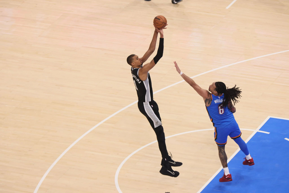 Wembanyama udhëheqë Spursin drejt finales së NBA së