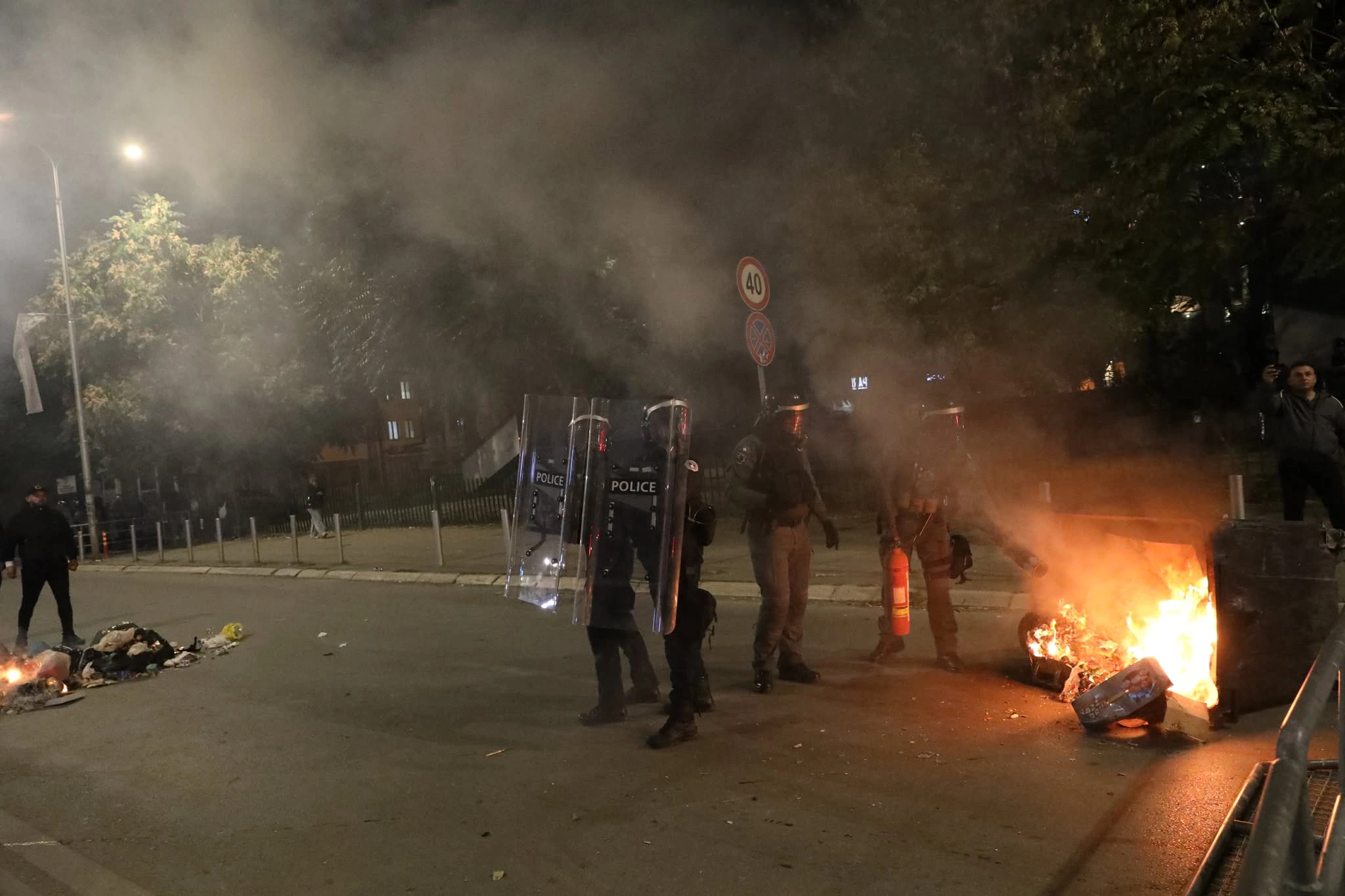 KUvend, protesta, tensione