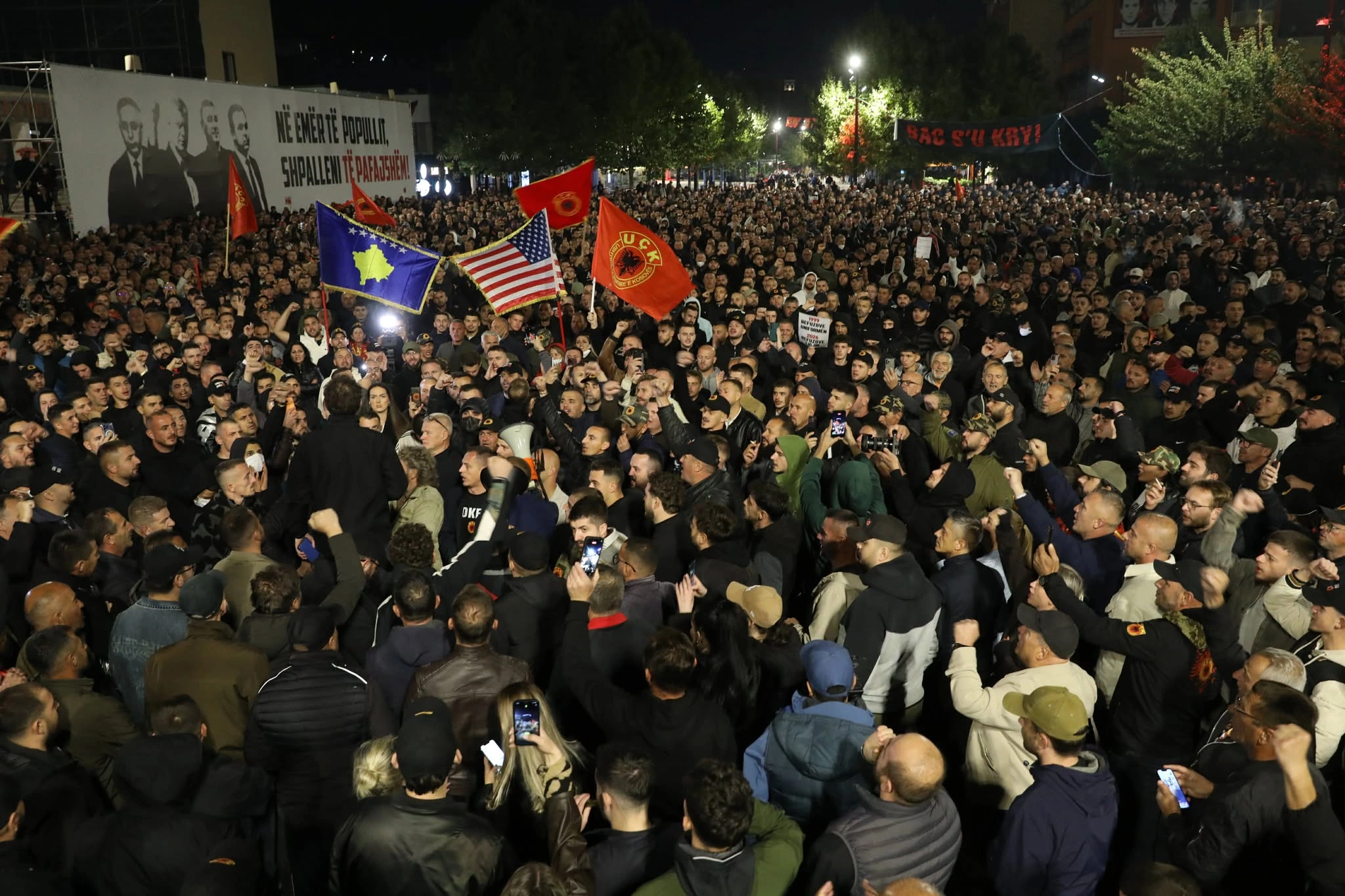 Haziri - protestuesit