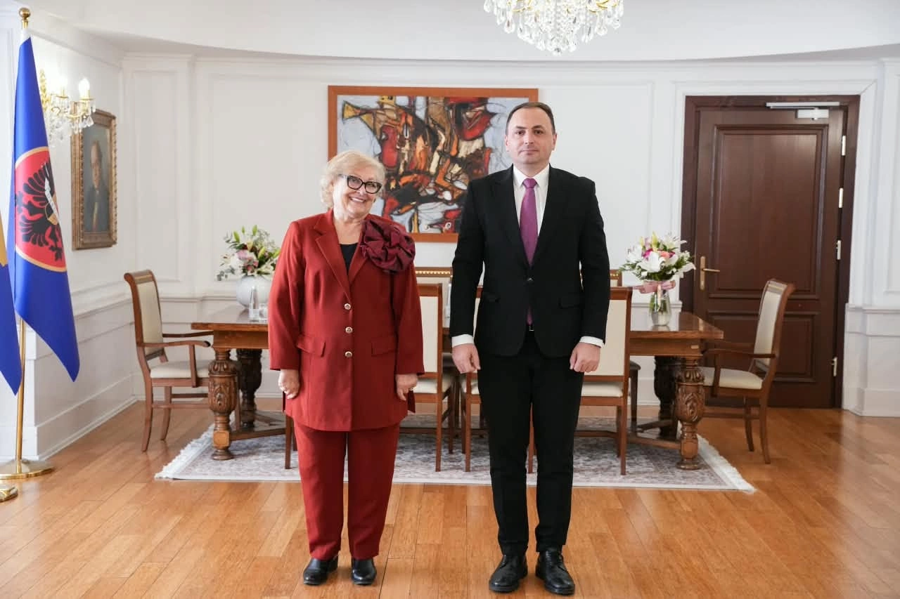 Justina Shiroka - Pula dhe Petrit Ajeti