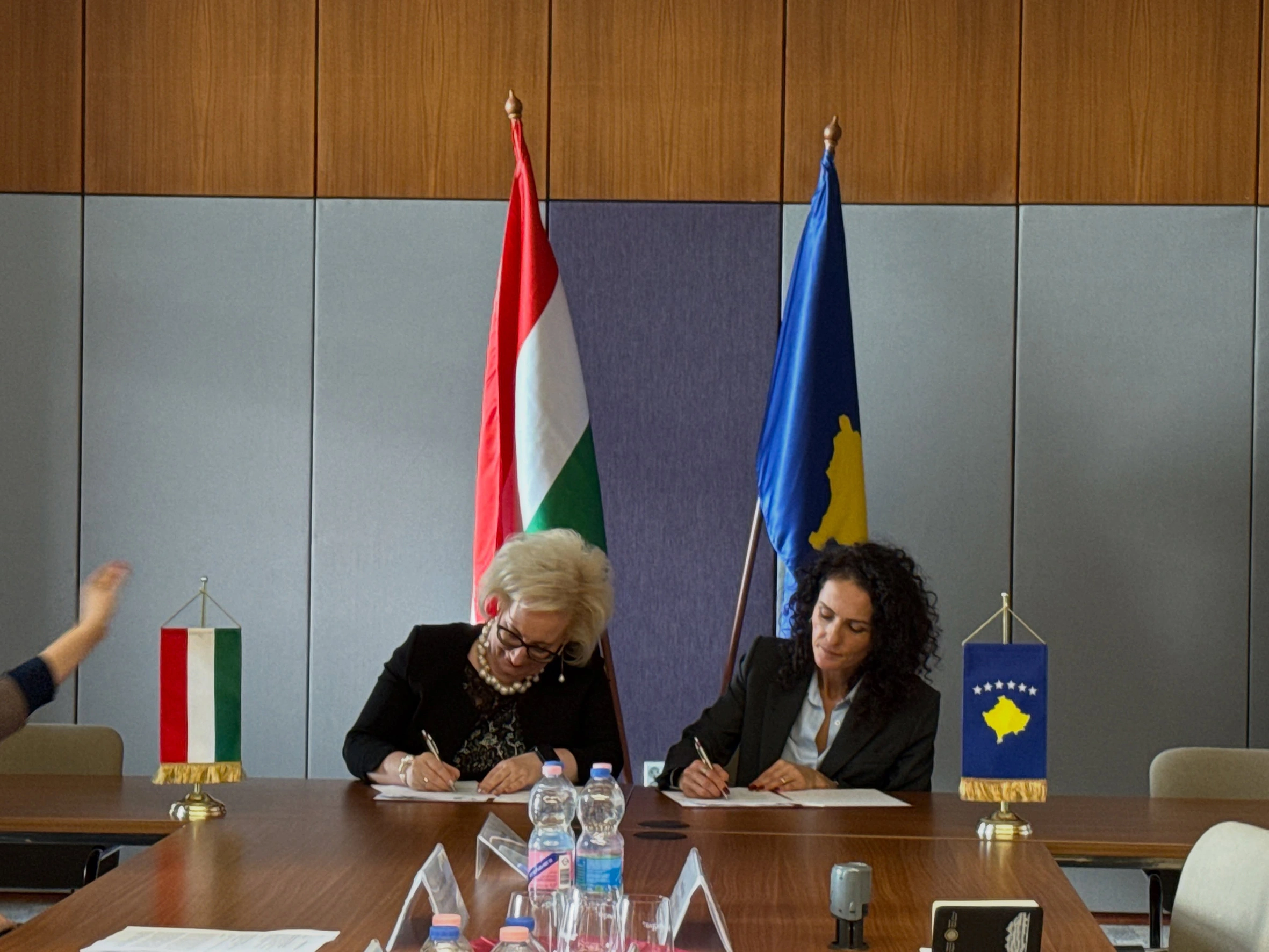 Biblioteka Kombëtare Széchényi e Hungarisë dhe Biblioteka Kombëtare e Kosovës “Pjetër Bogdani” kanë konkretizuar bashkëpunimin me memorandum mirëkuptimi