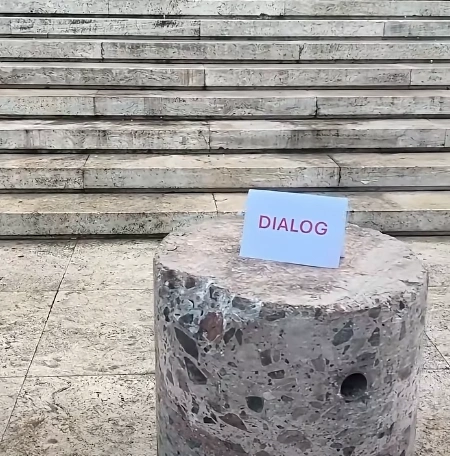 Dialog