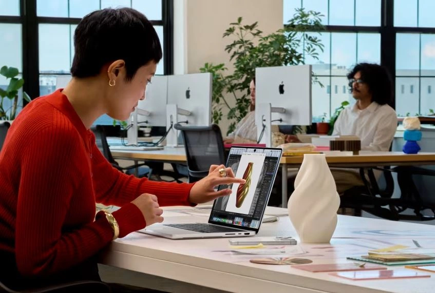 Apple prezanton MacBookun e parë me ekran të ndjeshëm në prekje