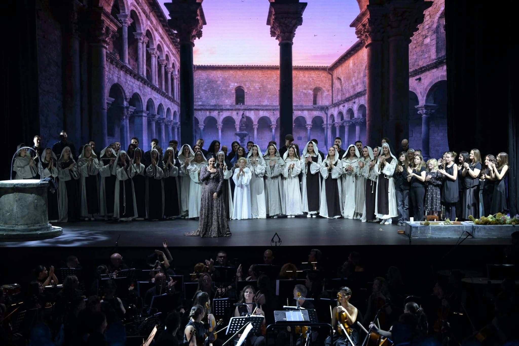 Opera e Kosovës në korrik ka dhënë premierën dhe një reprizë e diptikut operistik të Giacomo Puccinit, “Suor Angelica” dhe “Gianni Schicchi”. E gjithë kjo u realizua nën drejtimin e maestros Jacopo Sipari di Pescasseroli (Foto: Arben Llapashtica)