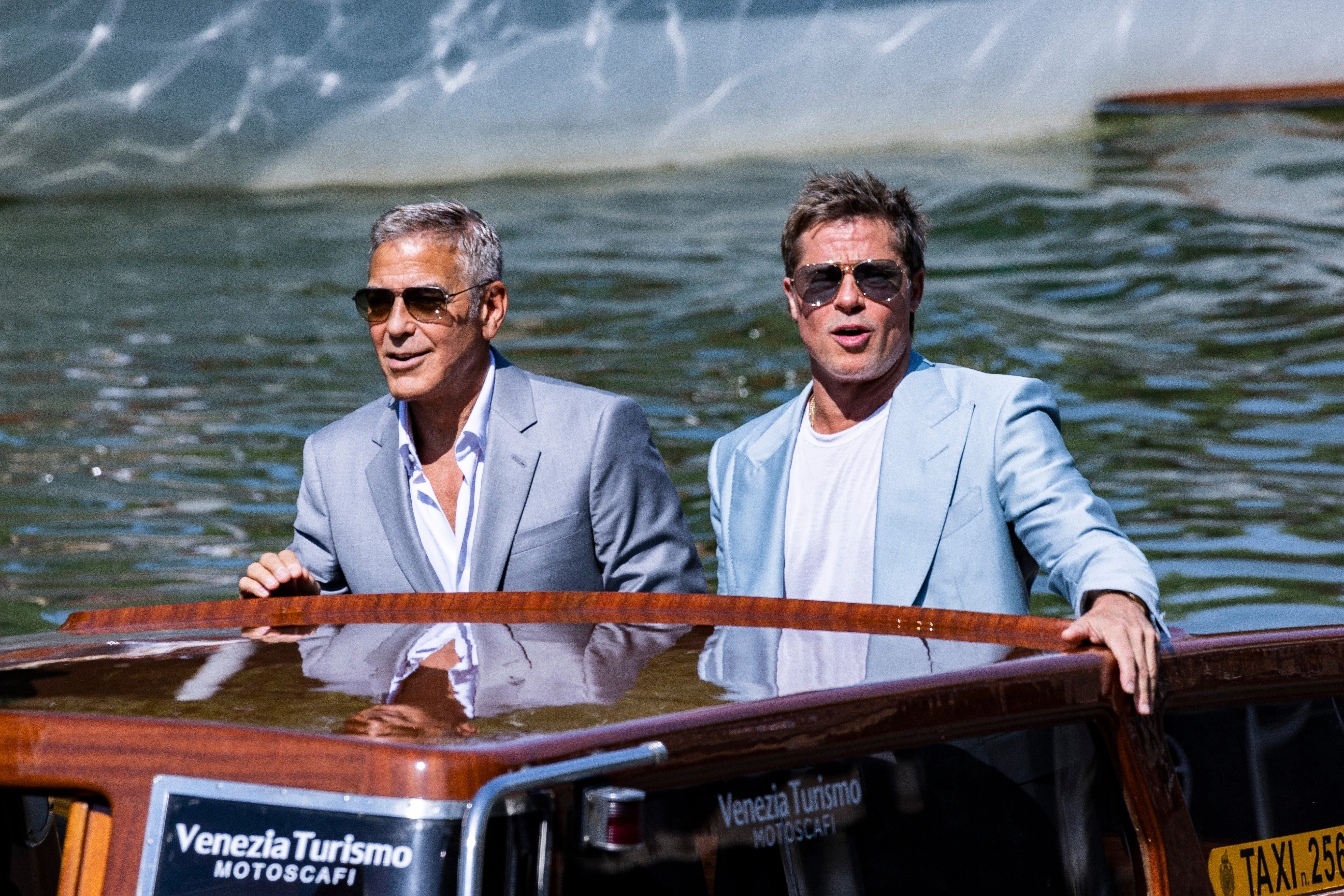 George Clooney dhe Brad Pitt