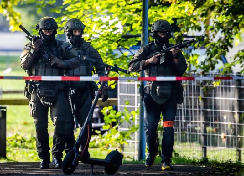 Policia zvicer