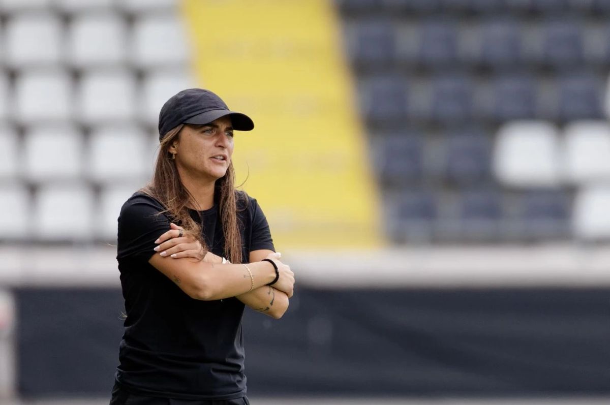 Trajnerja shqiptare shpërtheu në lot pasi kuptoi nominimin për Topin e Artë