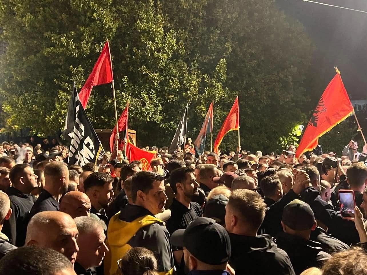 Protest vor der Regierung: Wir werden nicht aufhören bis zum Ende