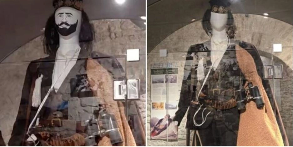 Maskimi i manekinit ka ngjallur reagimet që kanë bërë të reflektojë drejtuesi i institucionit kulturor. Pas reagimit, manekinit i janë larguar elementet që synonin ta bënte t’i ngjajë Topullit