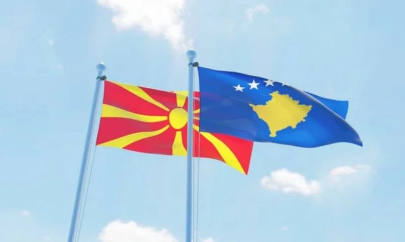 Flamujt e Kosovës dhe Maqedonisë së Veriut