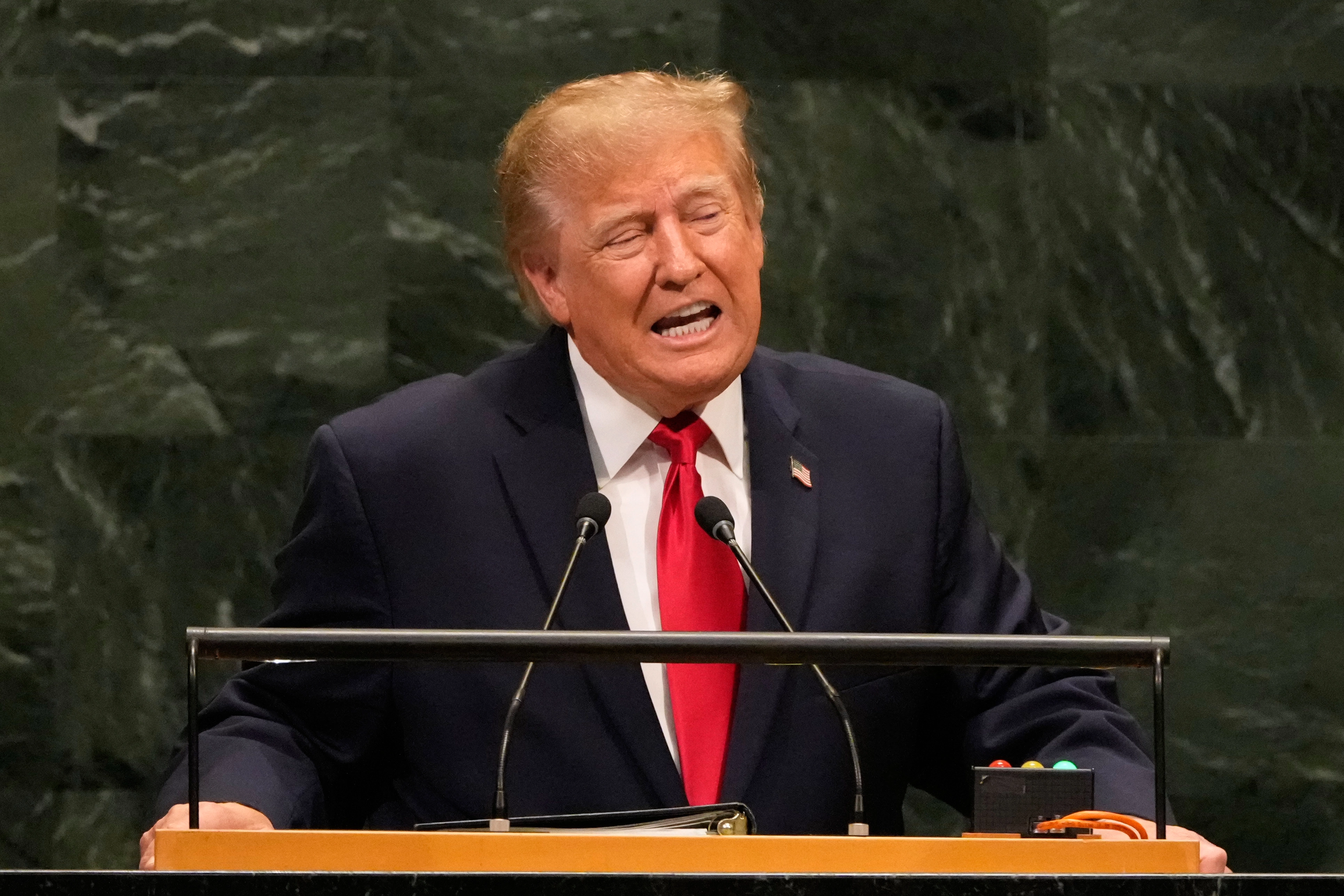 Trumpi e paraqet veten si udhëheqës që “solli paqen”, ndërsa të tjerët vetëm flisnin për të