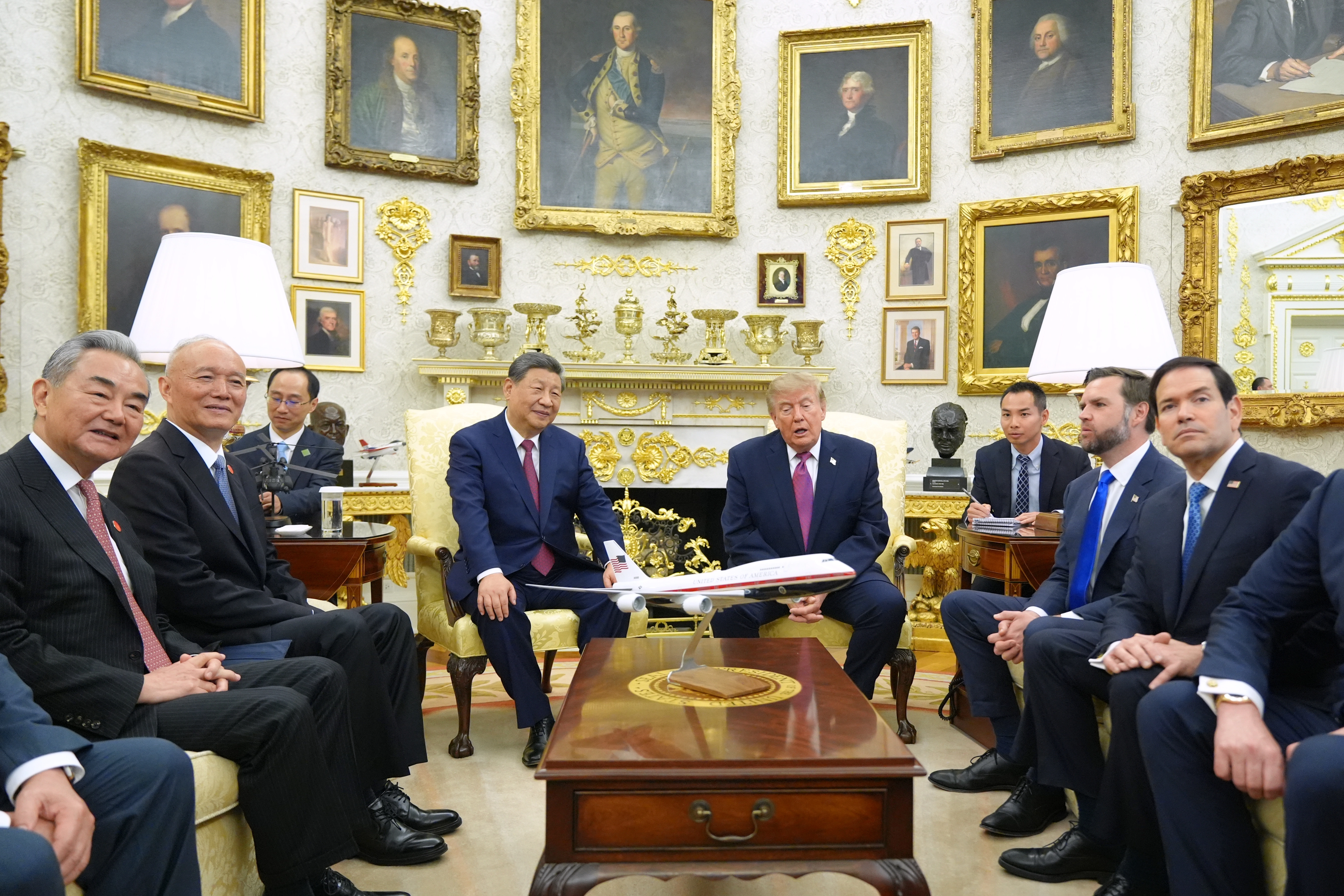 Trumpi krenar me marrëdhëniet SHBA-Kinë