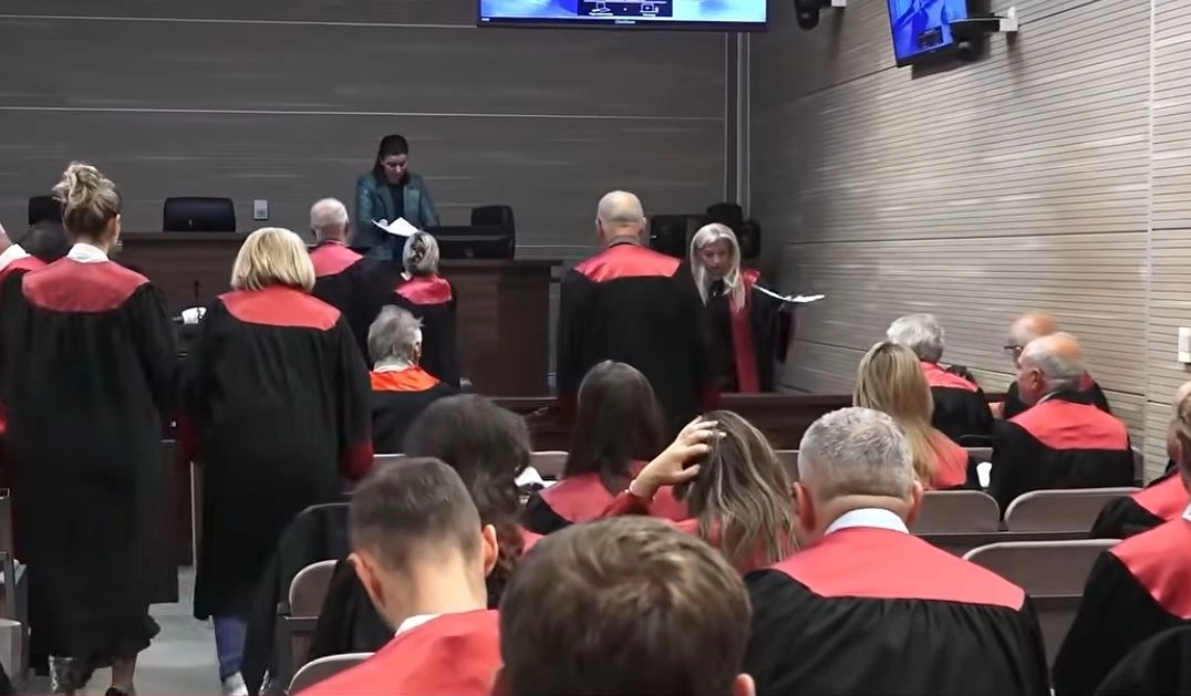 Nis gjykimi ndaj të akuzuarve për vrasjen e 370 civilëve shqiptarëve