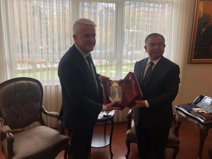 Shqipja, lëndë me zgjedhje në Izmir