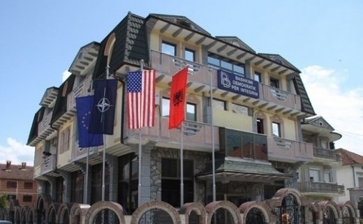 Një i vrarë e dy të plagosur para selisë së BDI-së në Tetovë