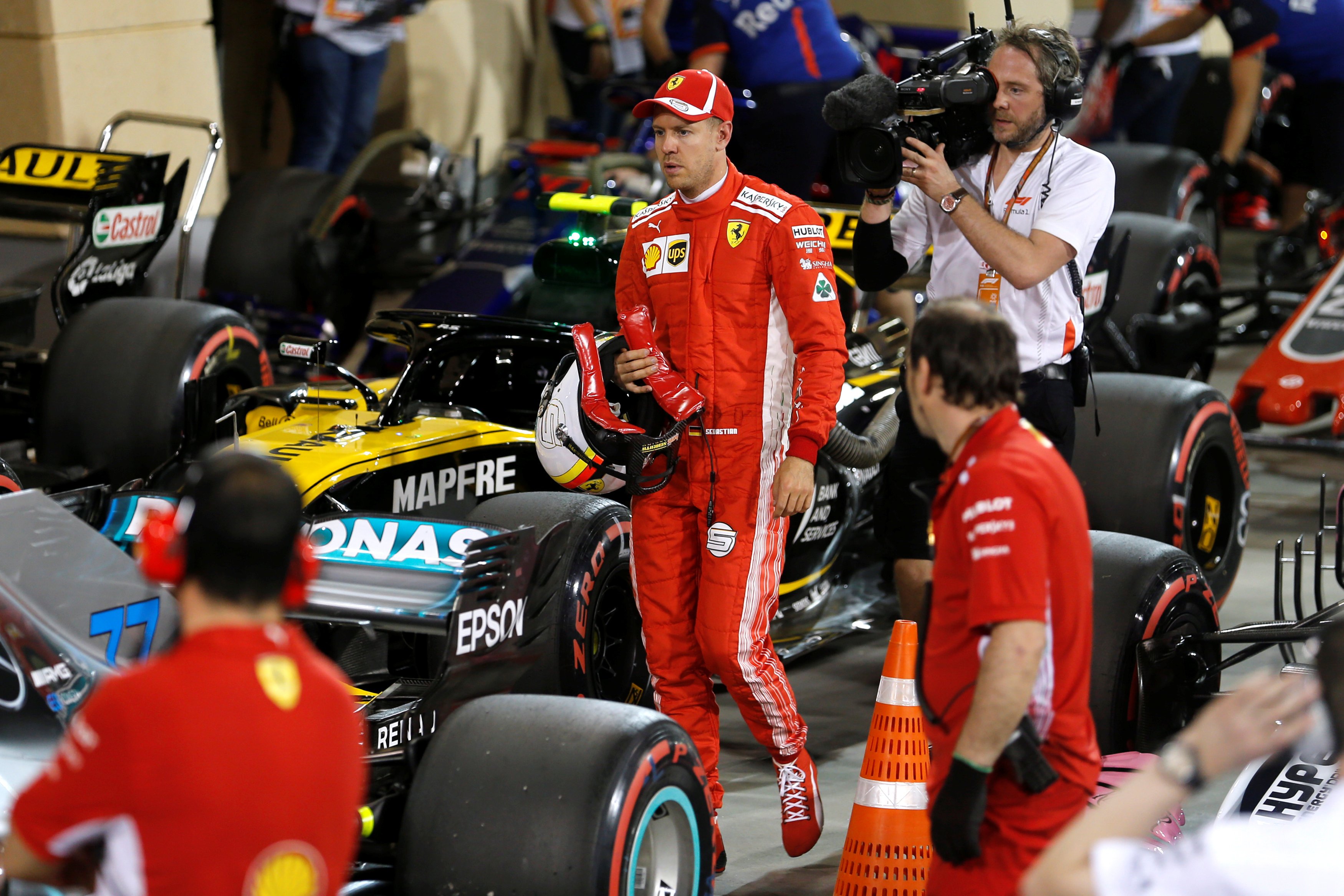 Vettel-Raikkonen nisen nga vija e parë në Çmimin e Madh të Bahreinit
